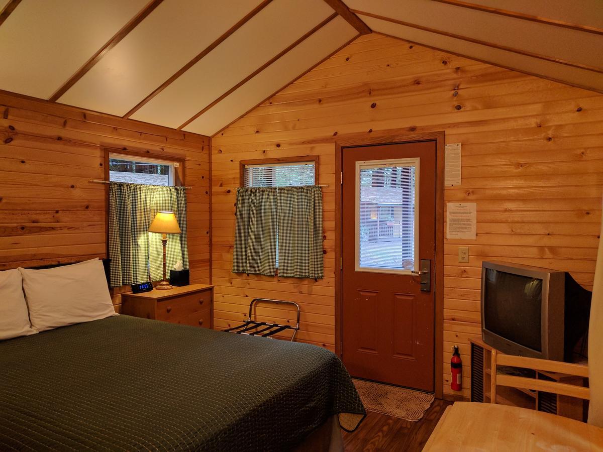 Emerald Forest Cabins Тринидад Екстериор снимка