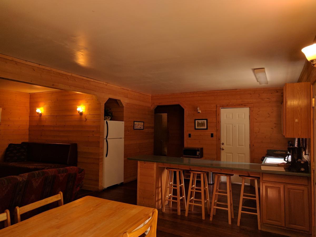 Emerald Forest Cabins Тринидад Екстериор снимка