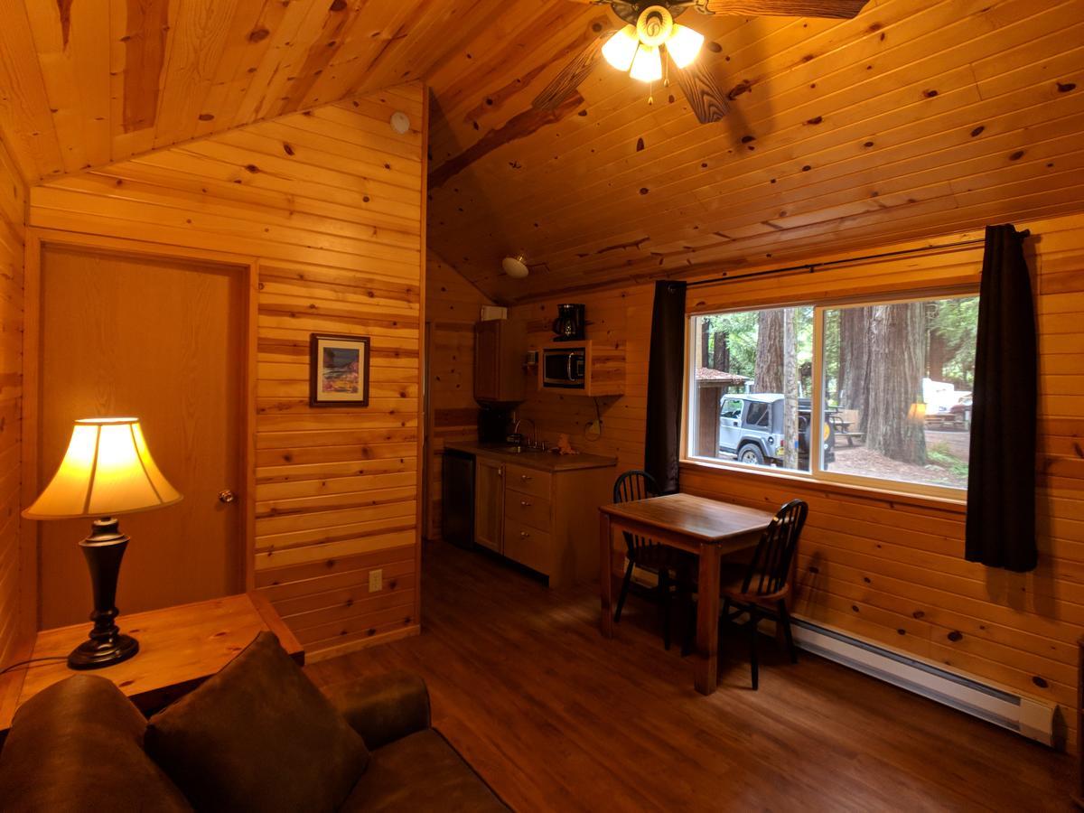 Emerald Forest Cabins Тринидад Екстериор снимка